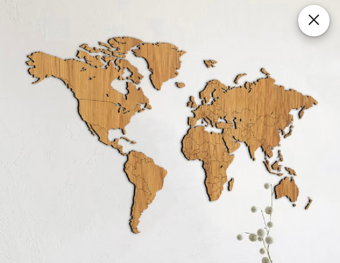 Mapas del mundo y de ciudades de madera